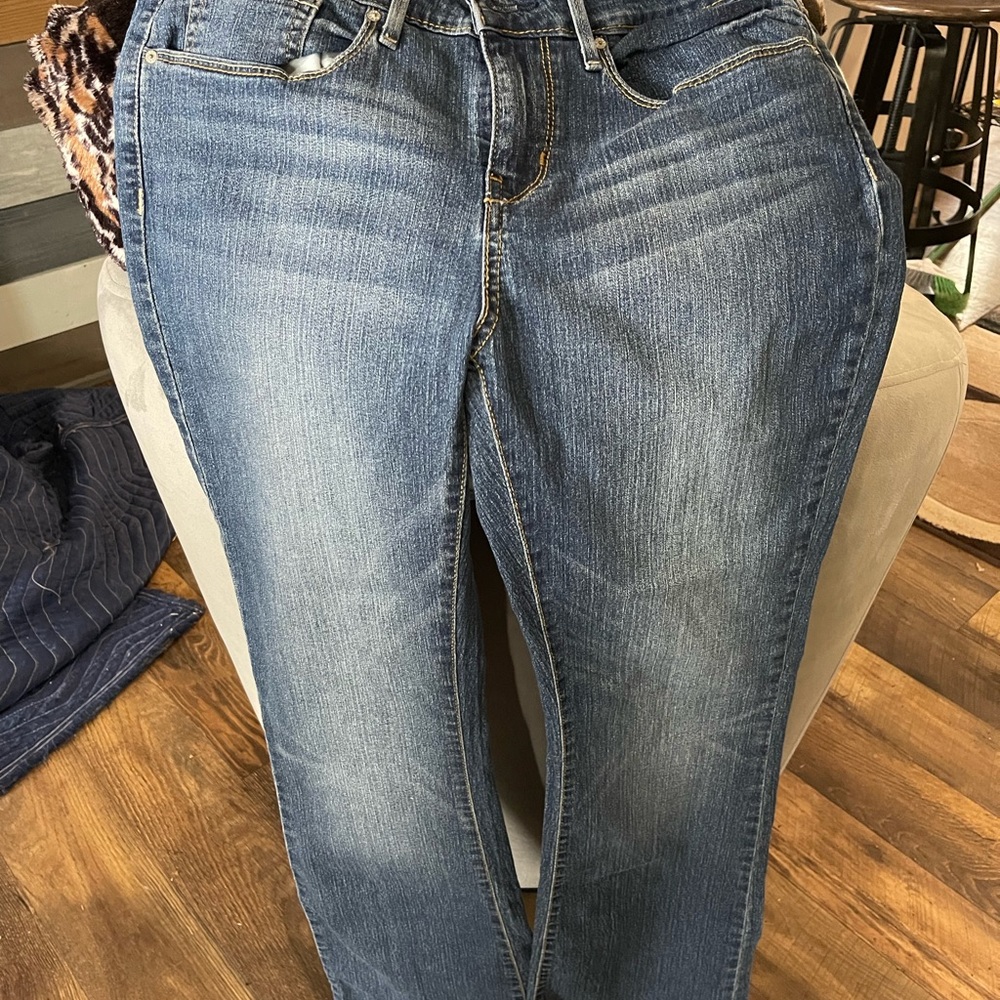 Levi signature 10 medium waist 30 length 32  modern boot cut